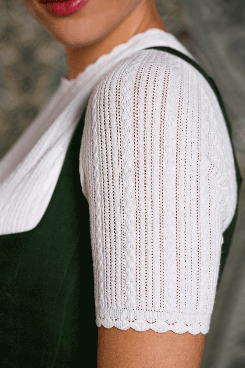 Elastischer Pulli
