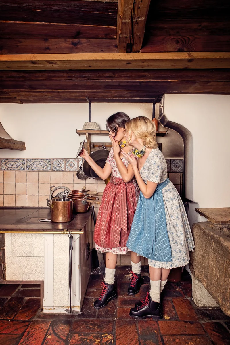BAUMWOLL- TRADITIONSDIRNDL ROT