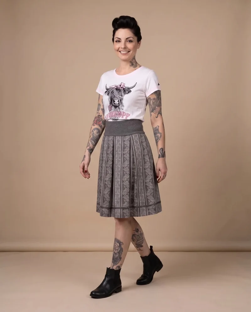 MODELL: QUENTAYA WOMEN