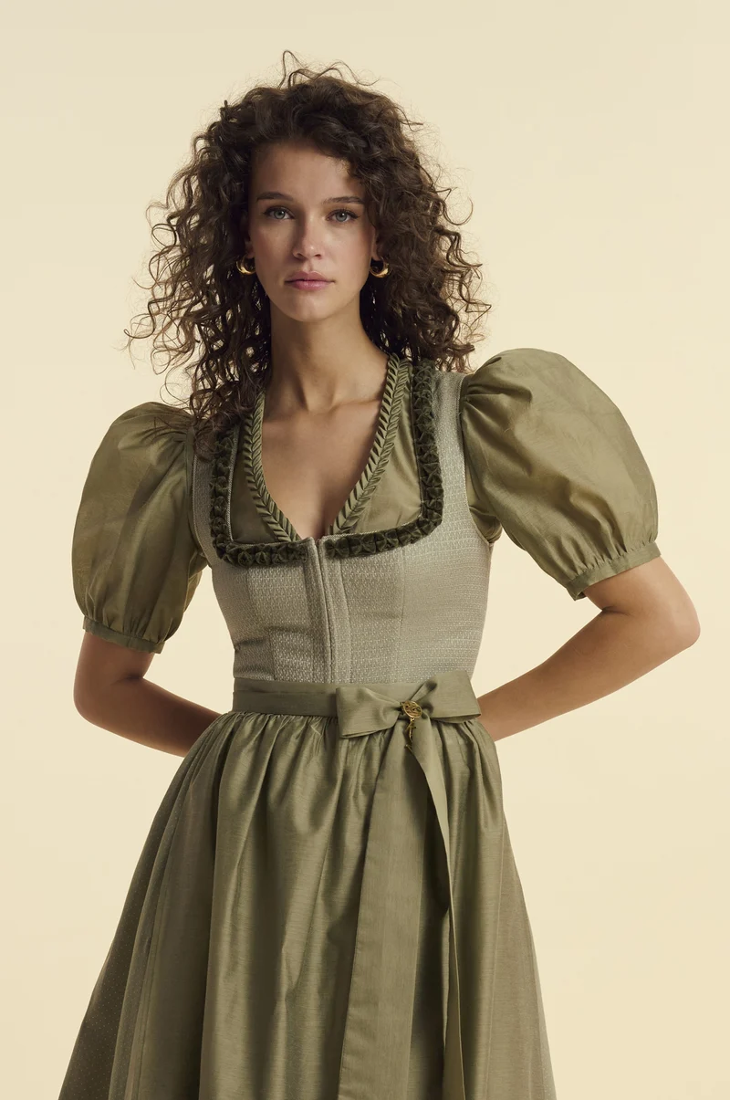 Dirndlbluse Colada in Olive