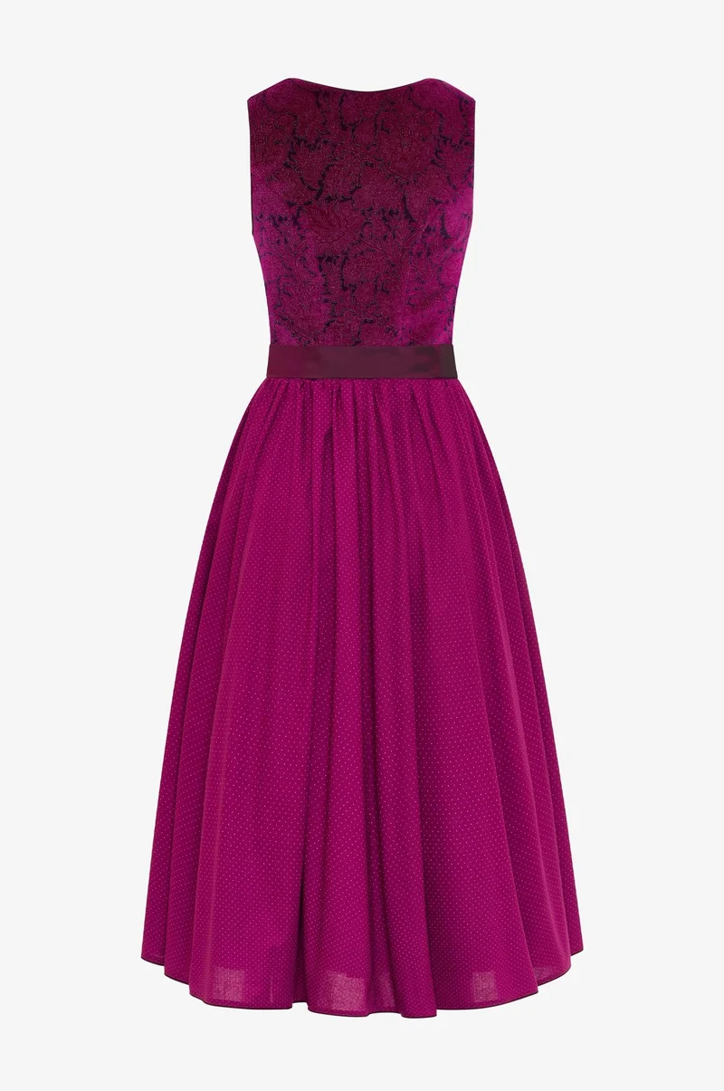 Dirndl Genf in Cassis