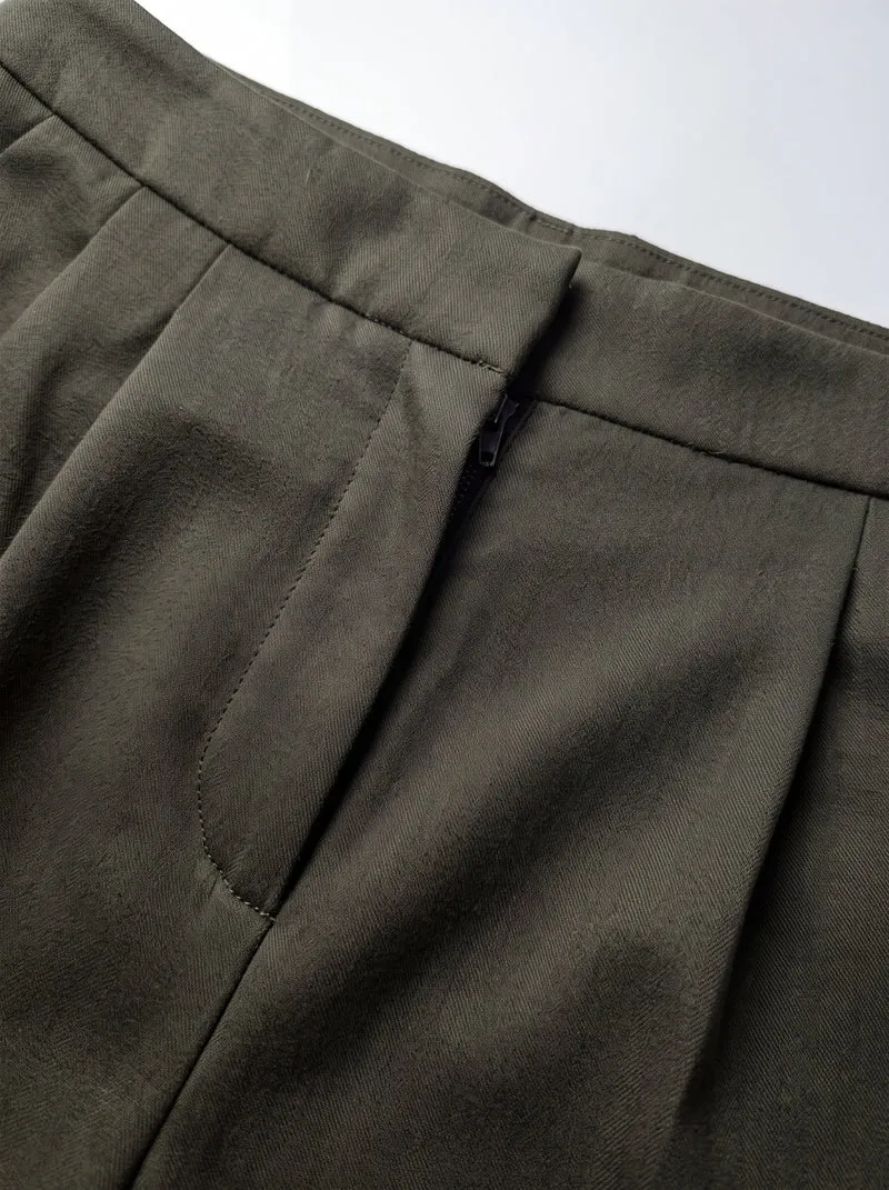 Moderne Hose aus Wollsatin