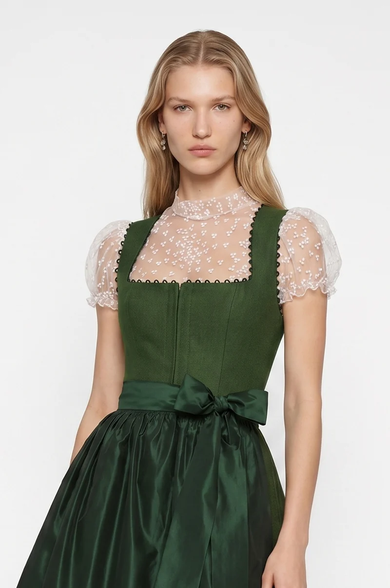 Dirndlbluse Leni in Weiß