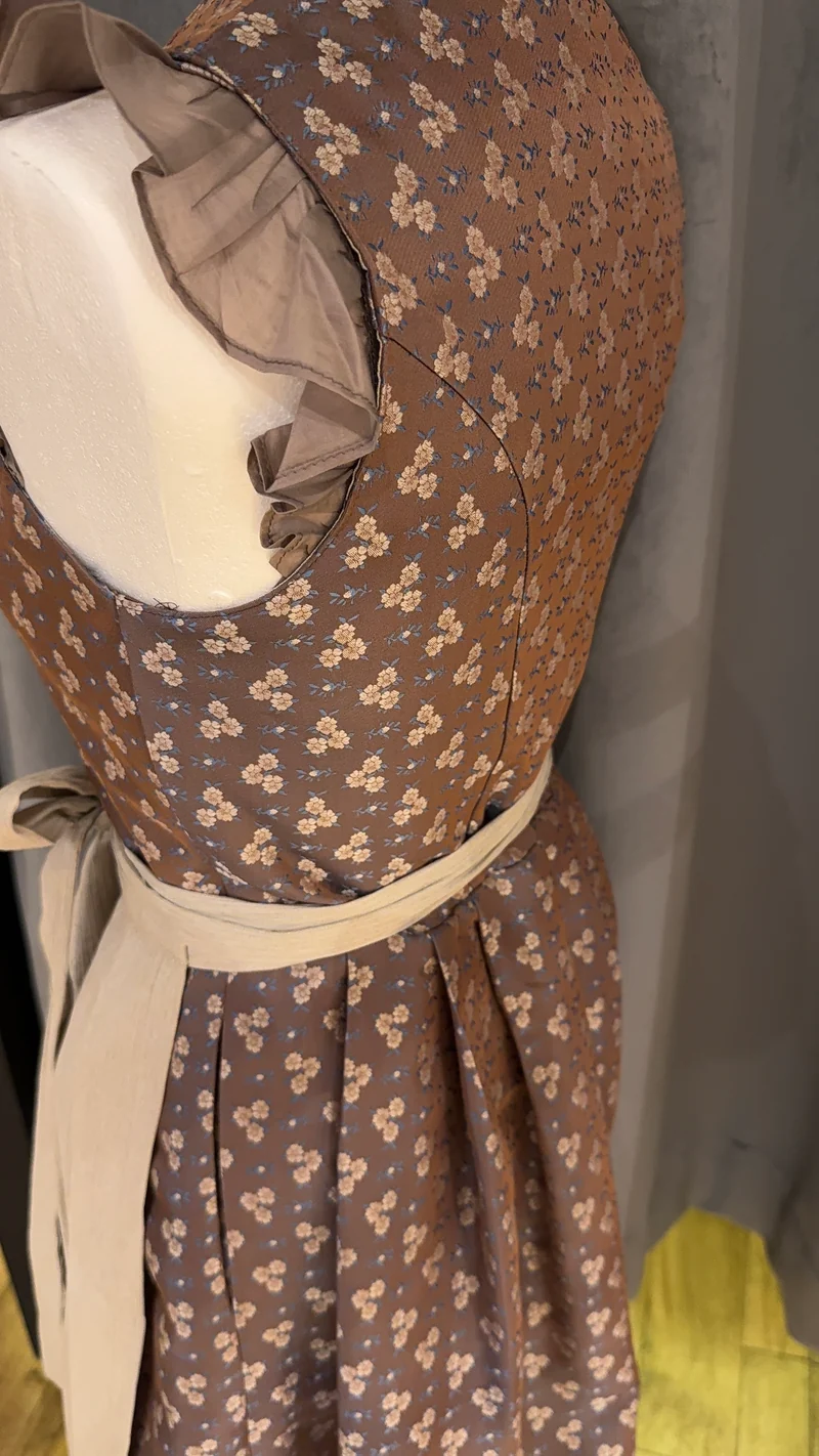 Dirndl Goldstich braun/beige Blumen 70cm