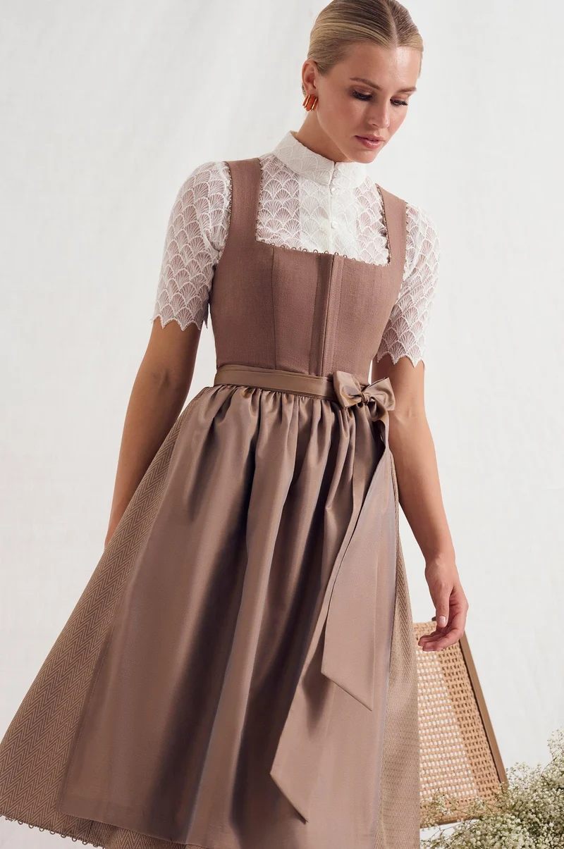 Dirndl Pavia in Nougat