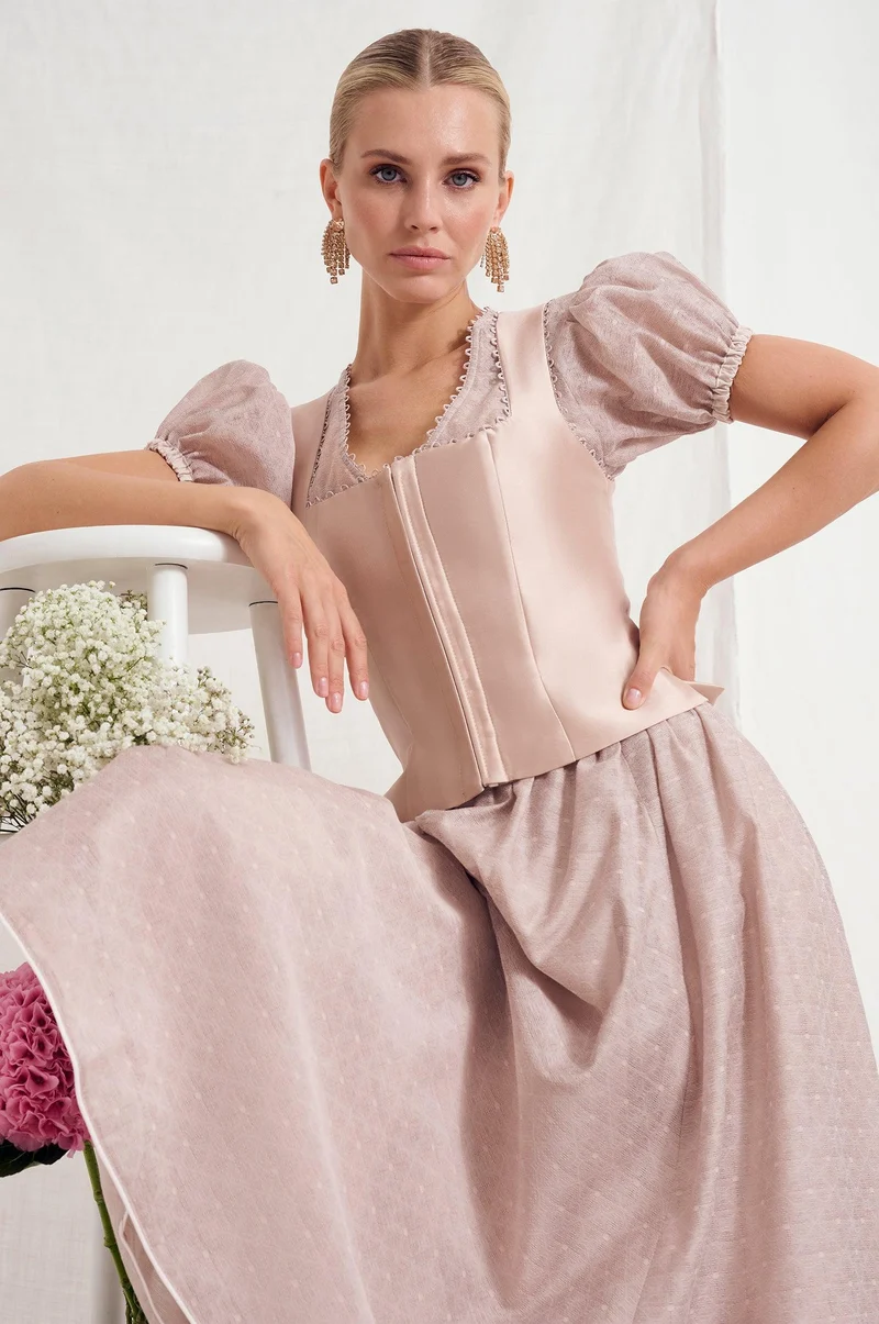 Rock Kinga in Rose