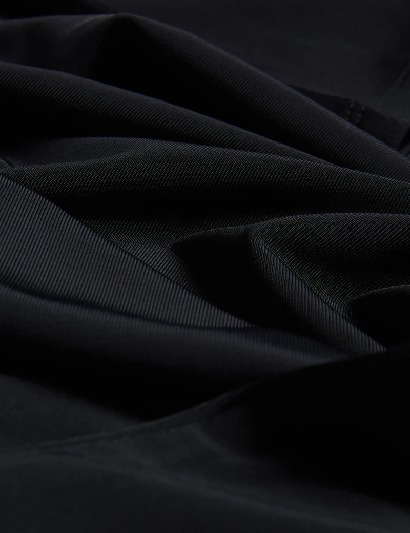 LAURRE | BLACK