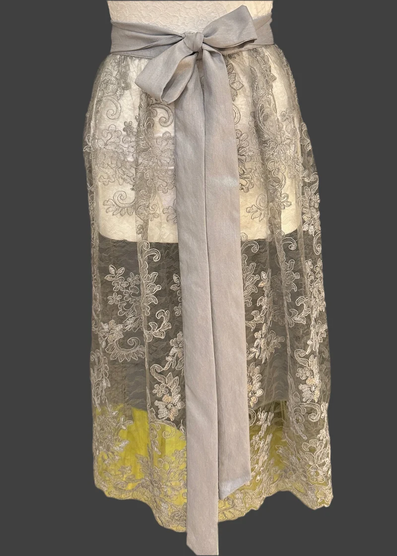 Dirndlschürze Goldstich Spitze eisblau 73cm