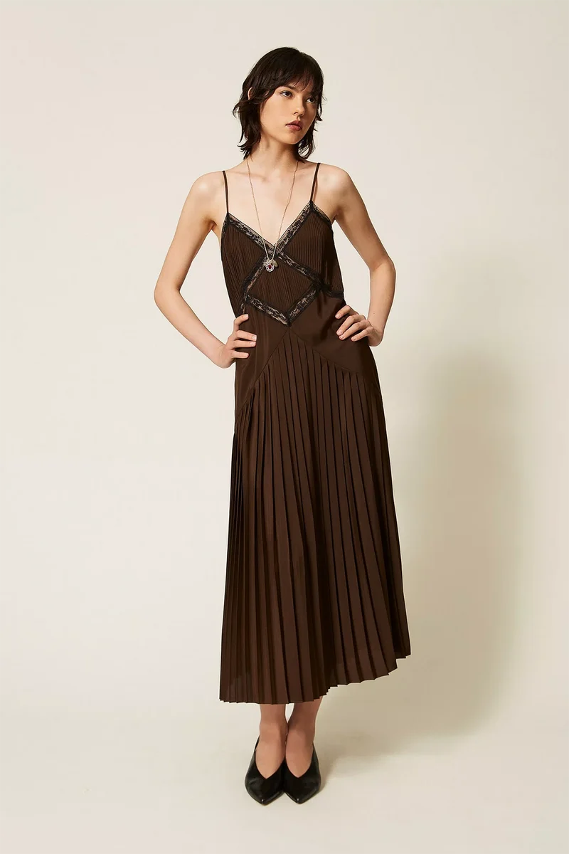 Twin Set Damen Maxikleid aus Crêpe de Chine und Spitze Braun