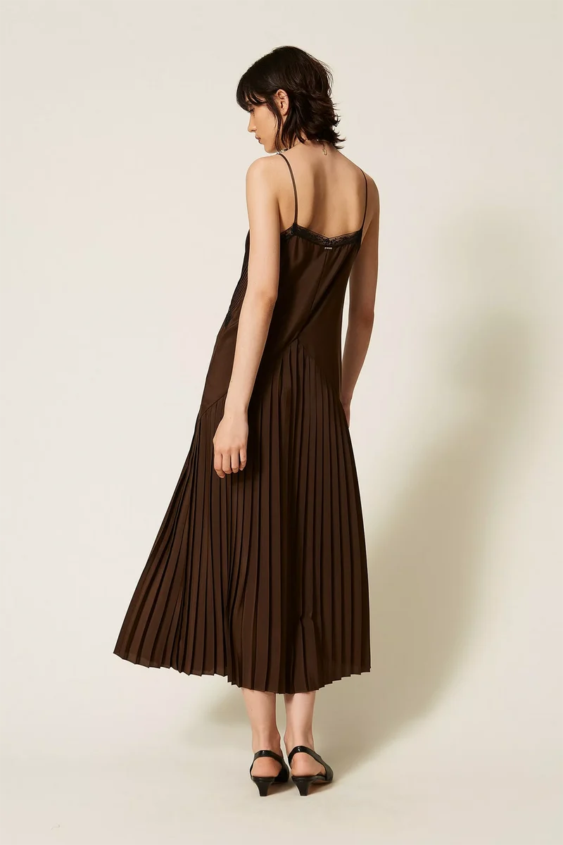 Twin Set Damen Maxikleid aus Crêpe de Chine und Spitze Braun