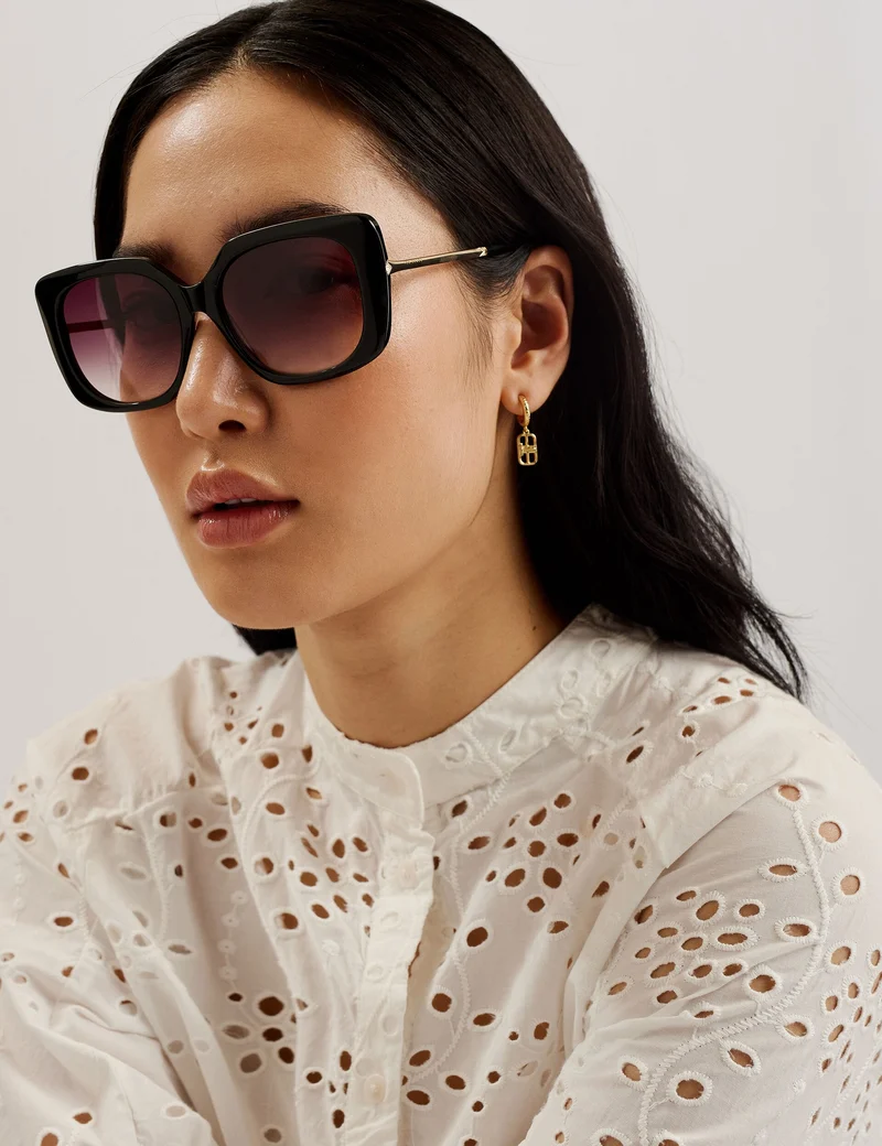 NIKAIA | WHITE