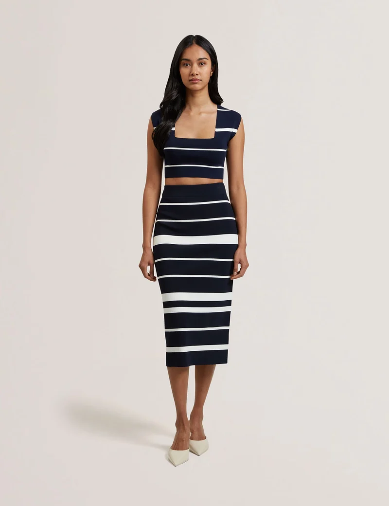 ELLLE | NAVY