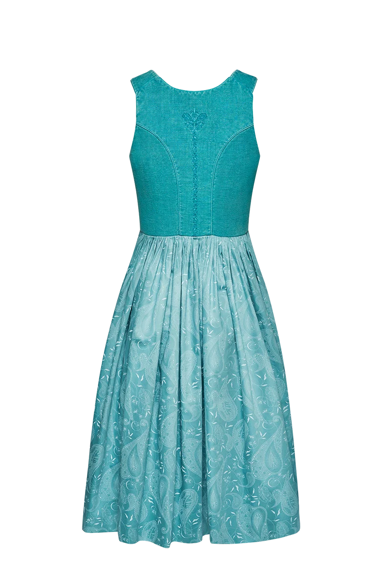 Stickerei-Dirndl