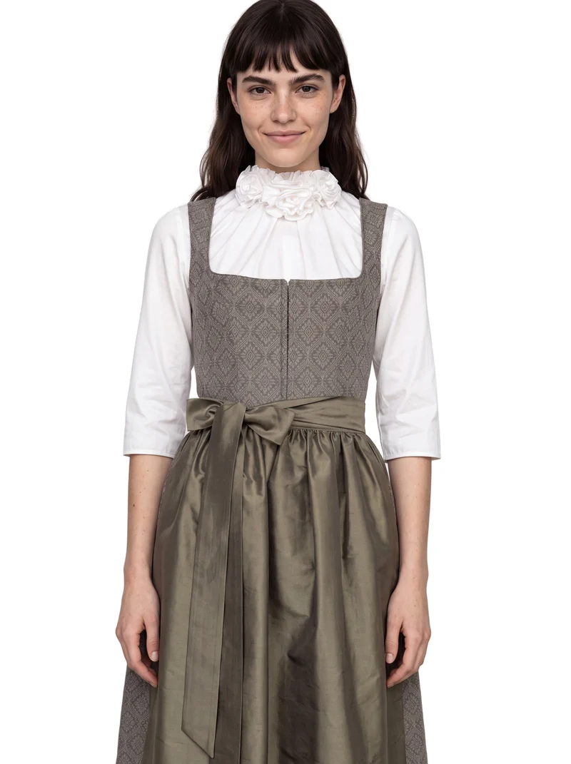 Dirndlbluse mit Rosen
