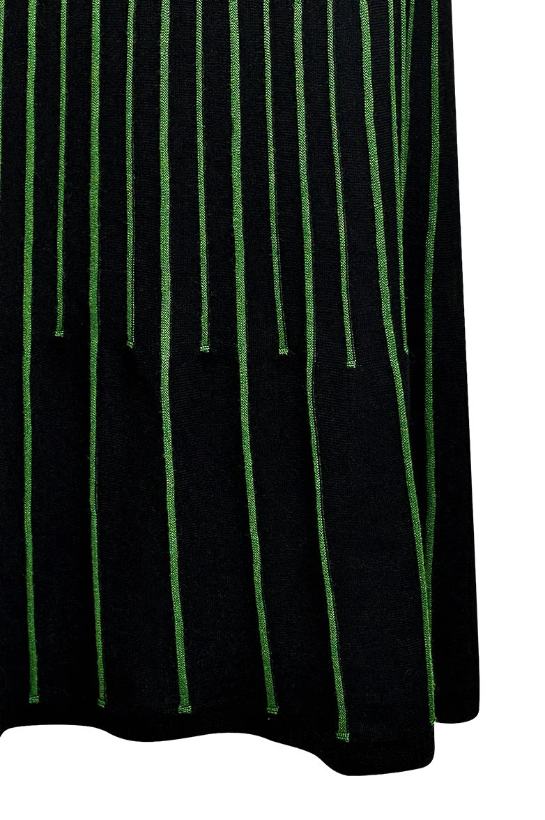 Strickkleid mit gestrickten Biesen