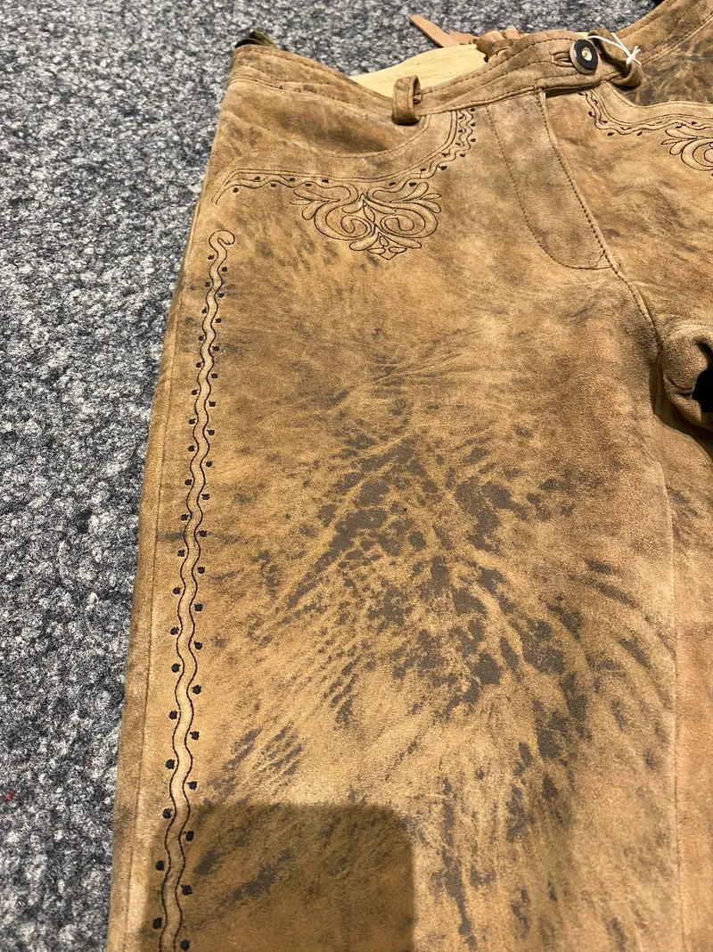 Kniebundlederhose Damen Almsach braun schwarze Stickerei