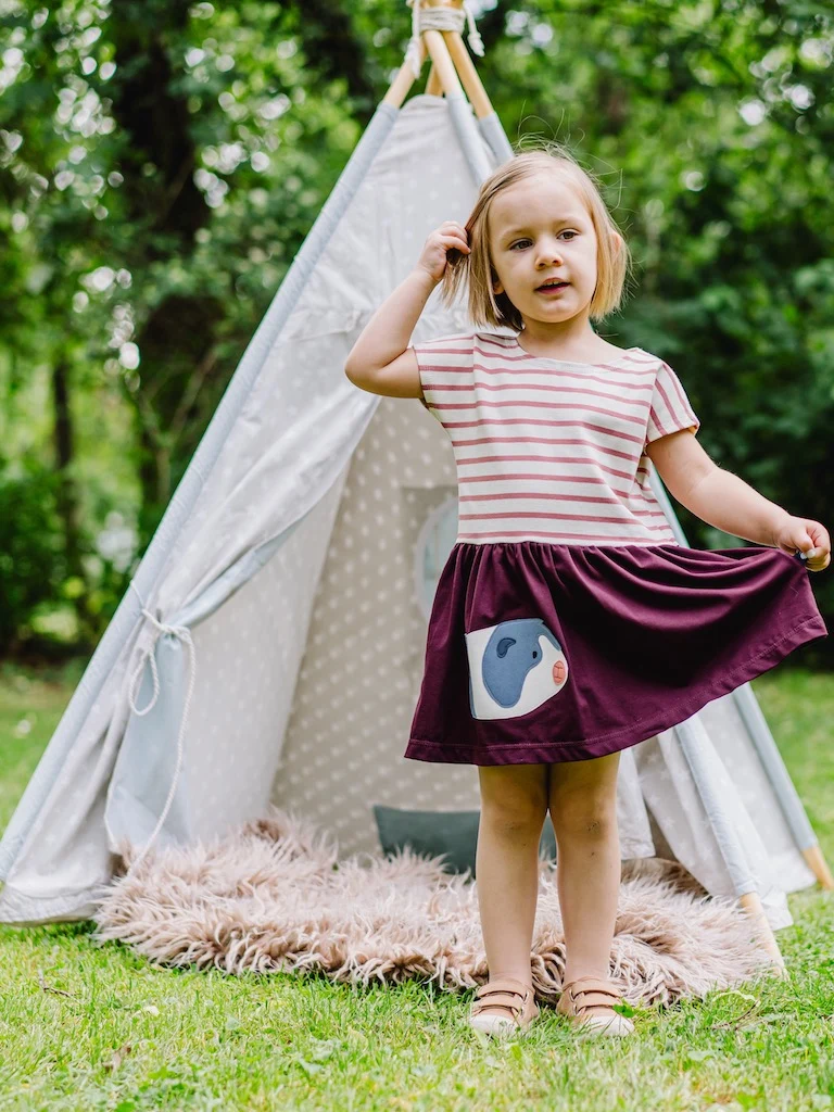Sommerkleid Mädchen aus Bio-Baumwolle mit Meerschweinchen