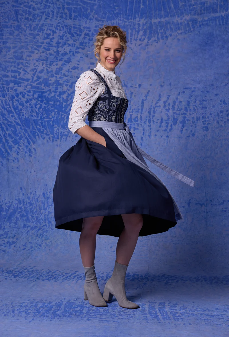 Jacquard-Dirndl mit Tencel-Rock & Streifen-Akzent