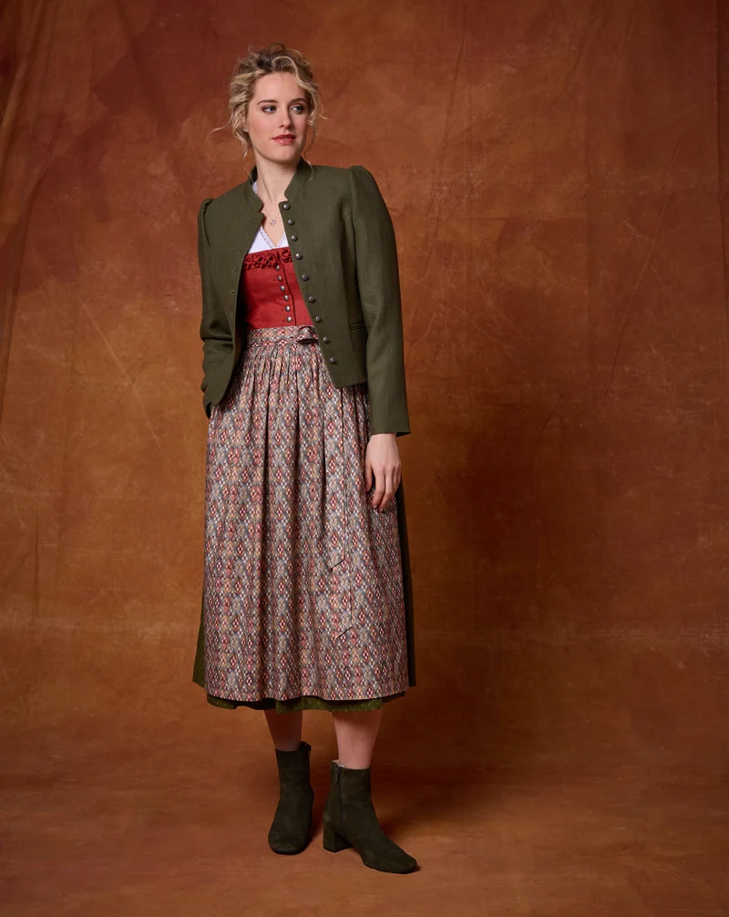 Taillierte Leinenjacke mit angereihtem Arm