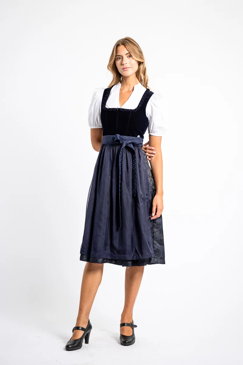 Marjo Samtdirndl Rabenstein midnight