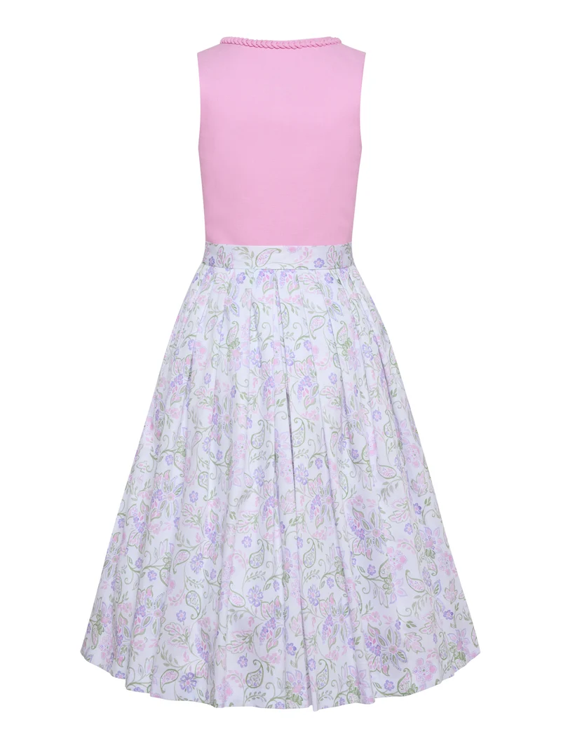Dirndl mit verspielter Herzrüsche und Tupfenschürz