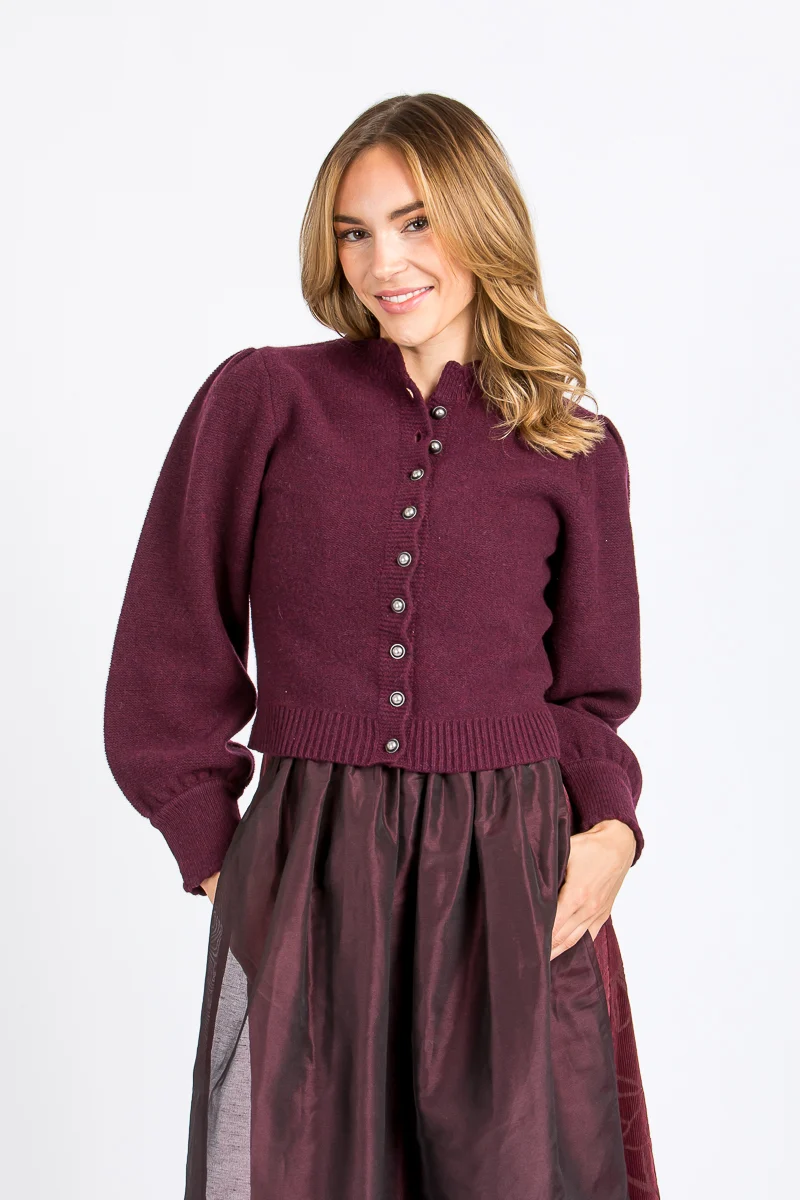 Fei scho schee Strickjacke mit Puffarm aubergine