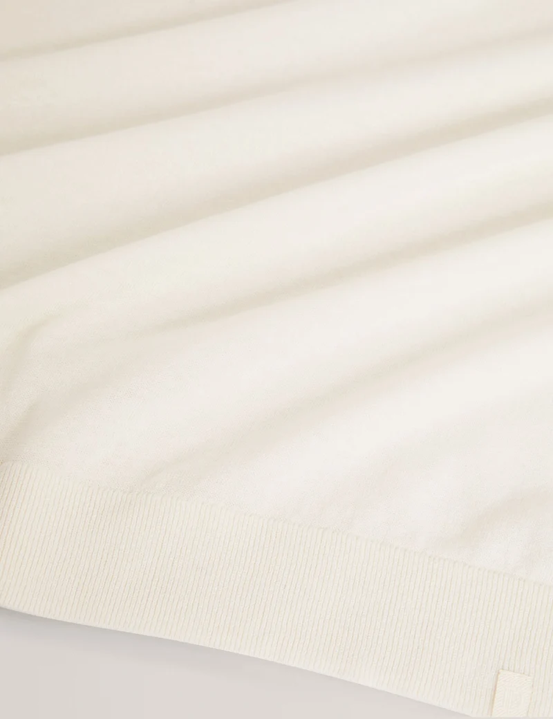YAEN | WHITE