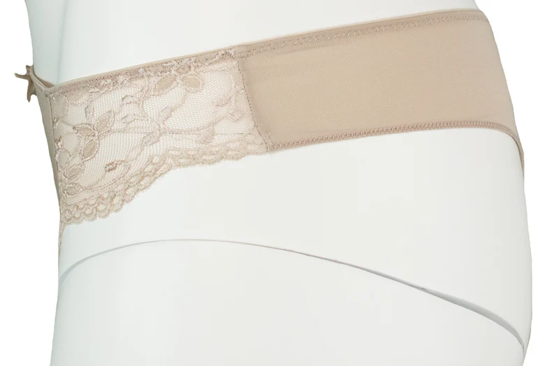 Nina von C. String mit floraler Spitze 48101971 | Latte Macchiato