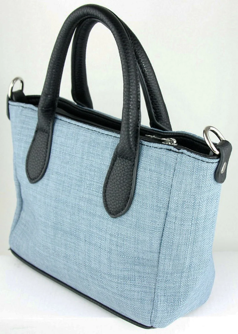 Handtasche "Katrina" mit Metallapplikation | Hellblau