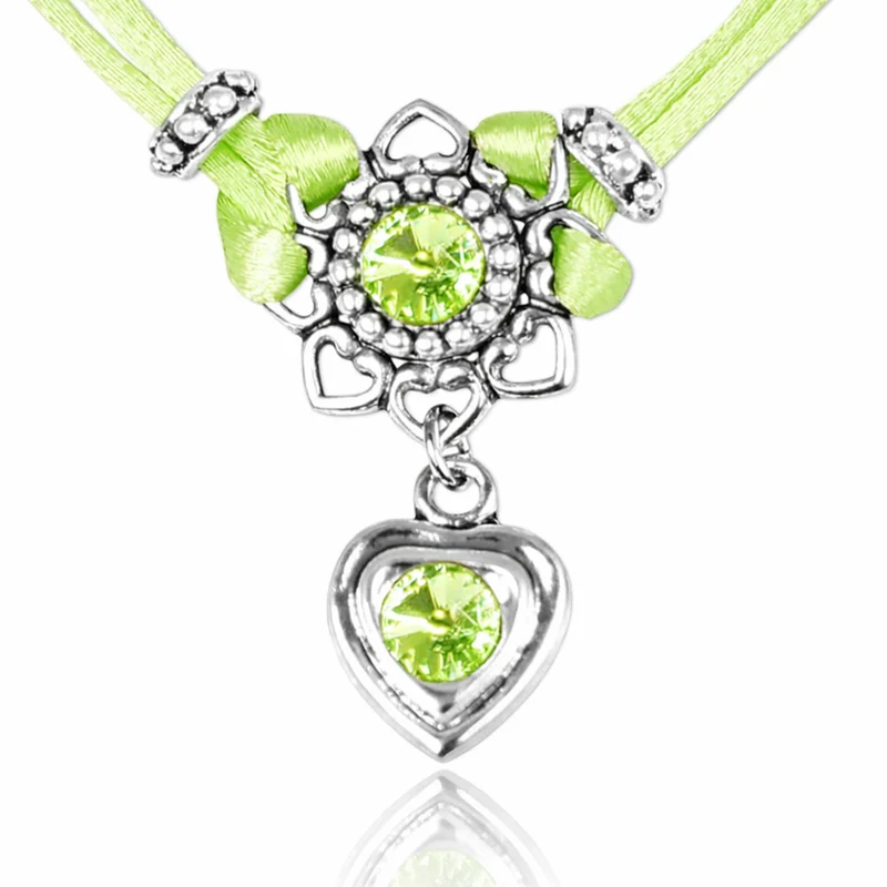 LUISIA® Halskette "Chiara" Herzblüte - Kristalle von Swarovski® | Apfelgrün